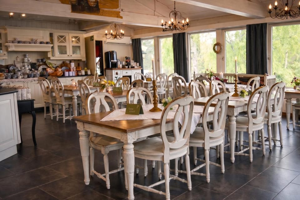Property building, Restaurant/places to eat