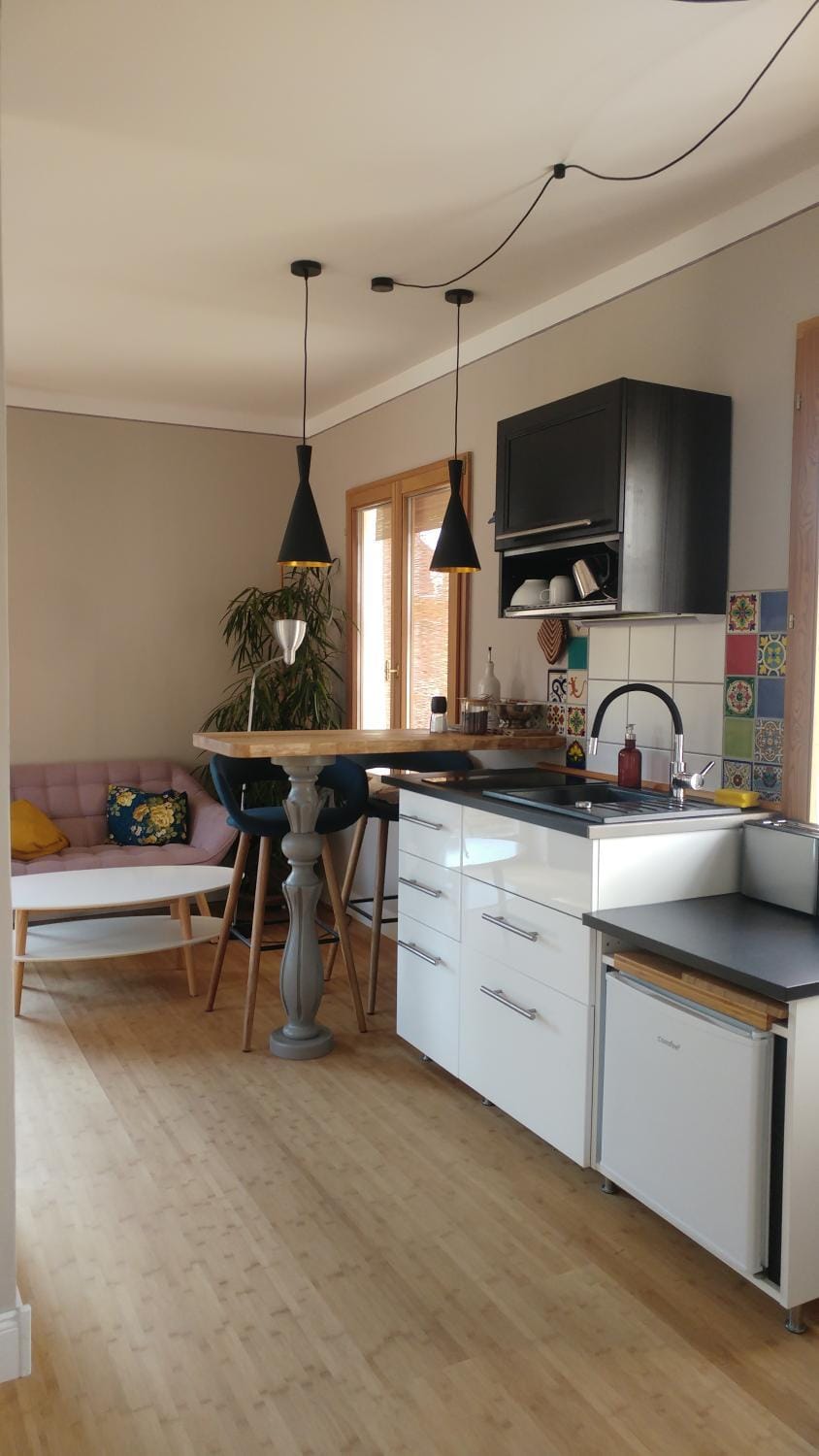 Kitchen or kitchenette, Decorative detail