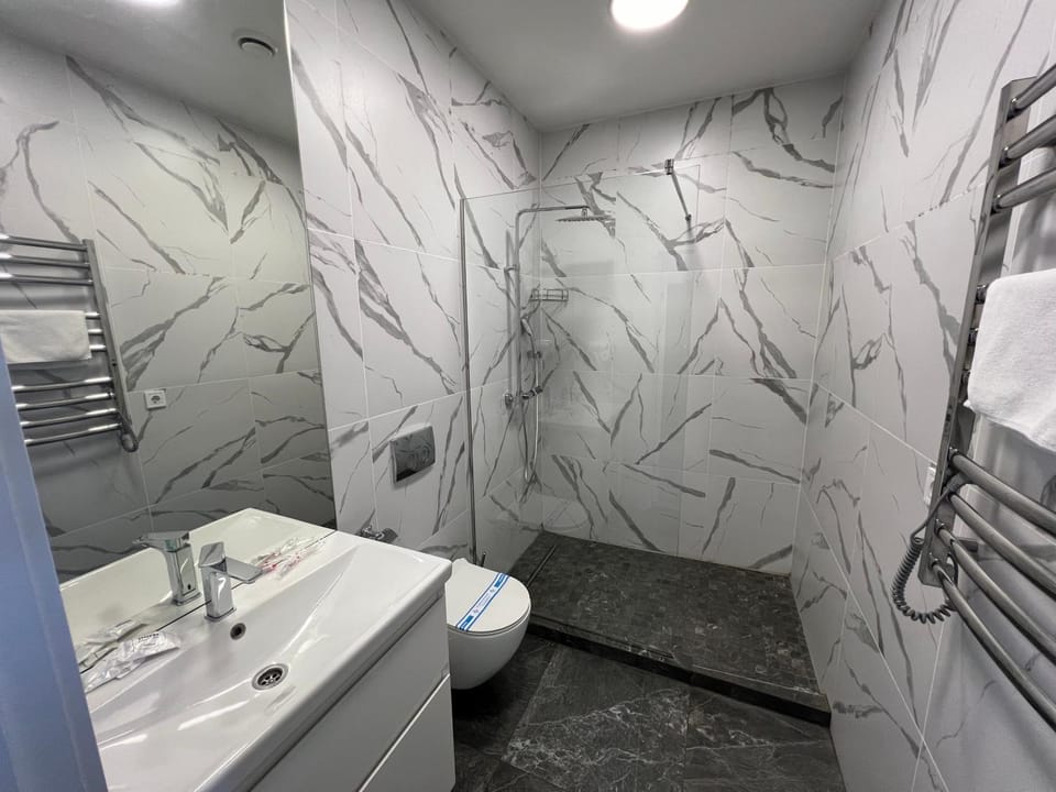 Shower, Toilet, Bathroom