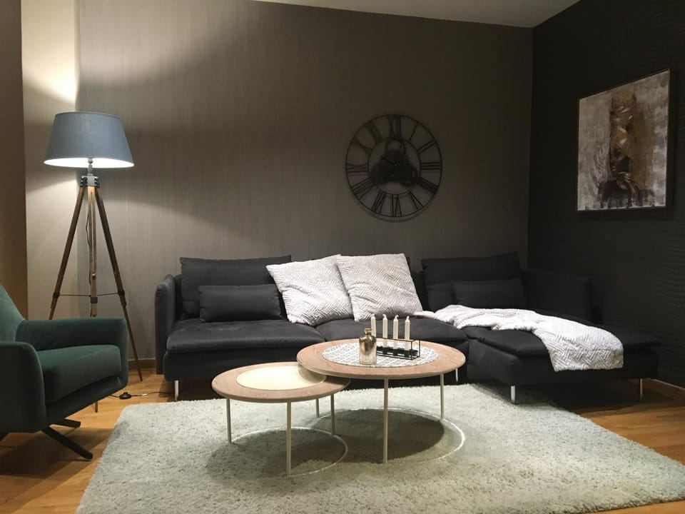 Living room, Seating area
