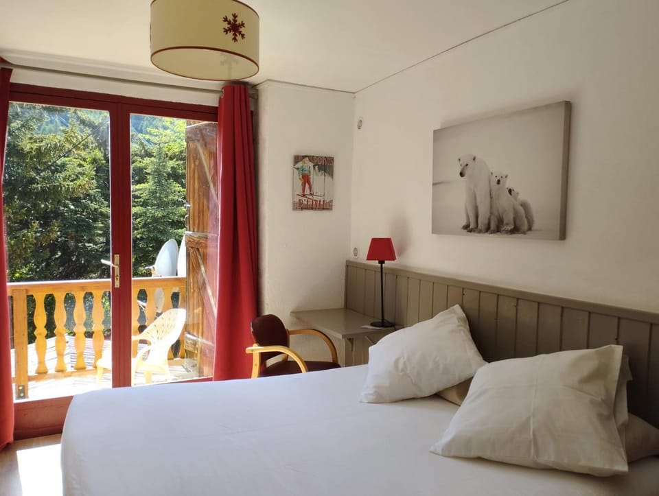Bed, Balcony/Terrace, Bedroom