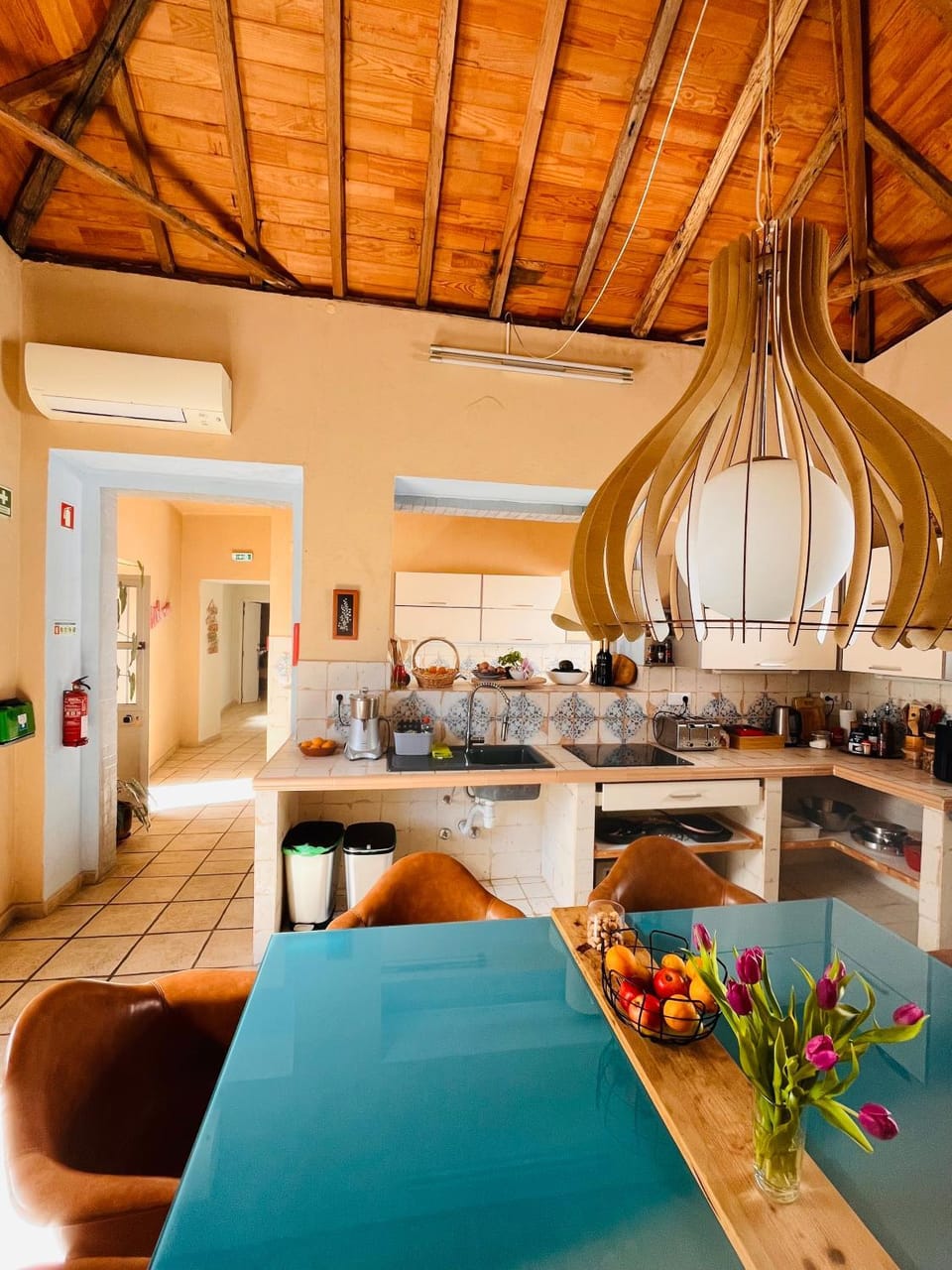 Kitchen or kitchenette, Living room, Food