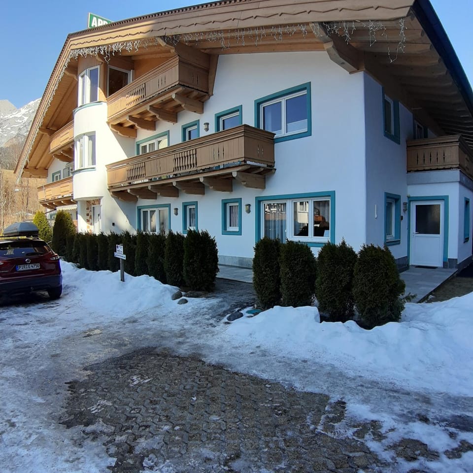 Property building, Day, Winter