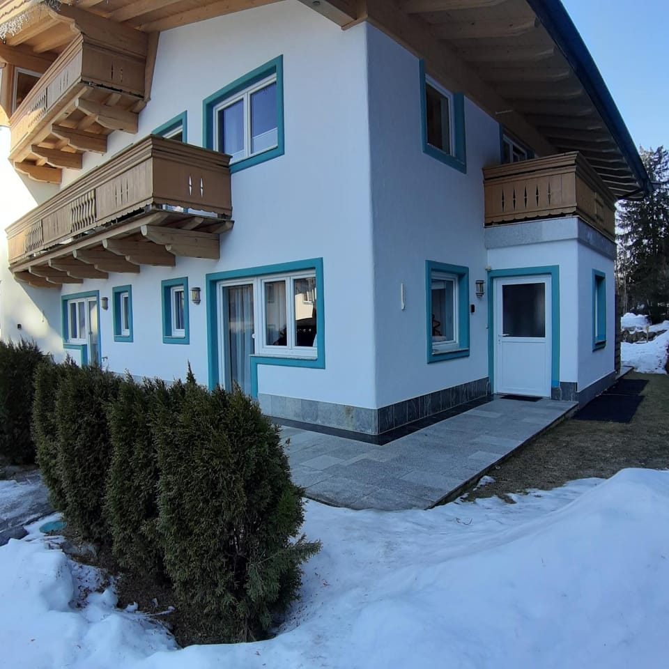 Property building, Day, Winter