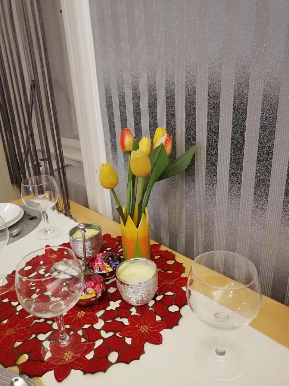 Living room, Food and drinks, Dining area
