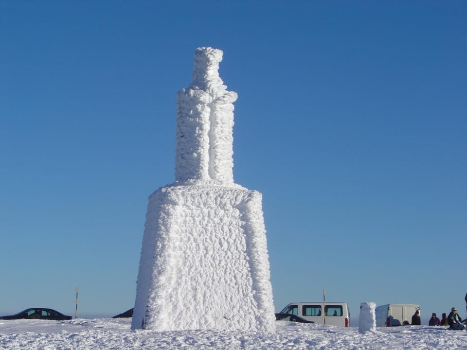 Nearby landmark, Winter