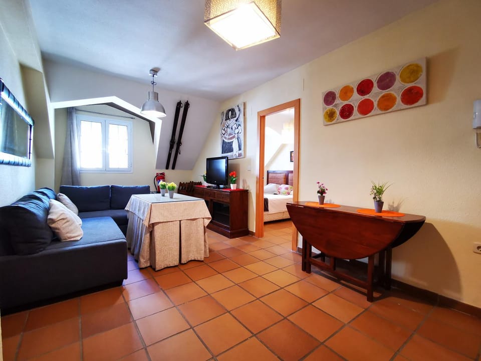 TV and multimedia, Living room, Dining area