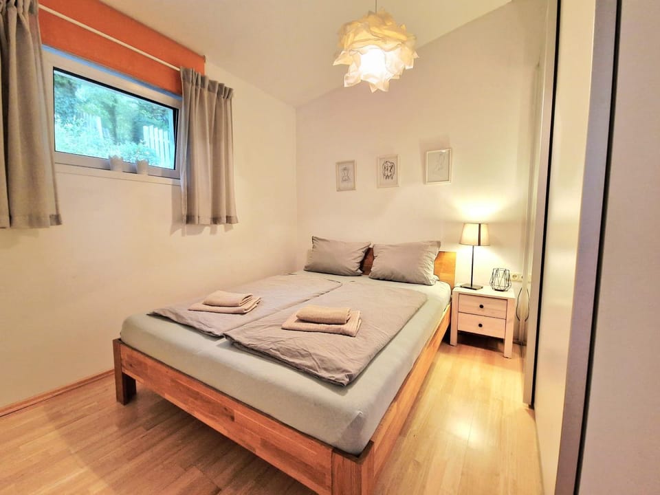 Ferienwohnung Hornig Zwei Terrassen, Parkplatz, separater Eingang, xBox, WLan, Kaffee Apartment in Bavaria