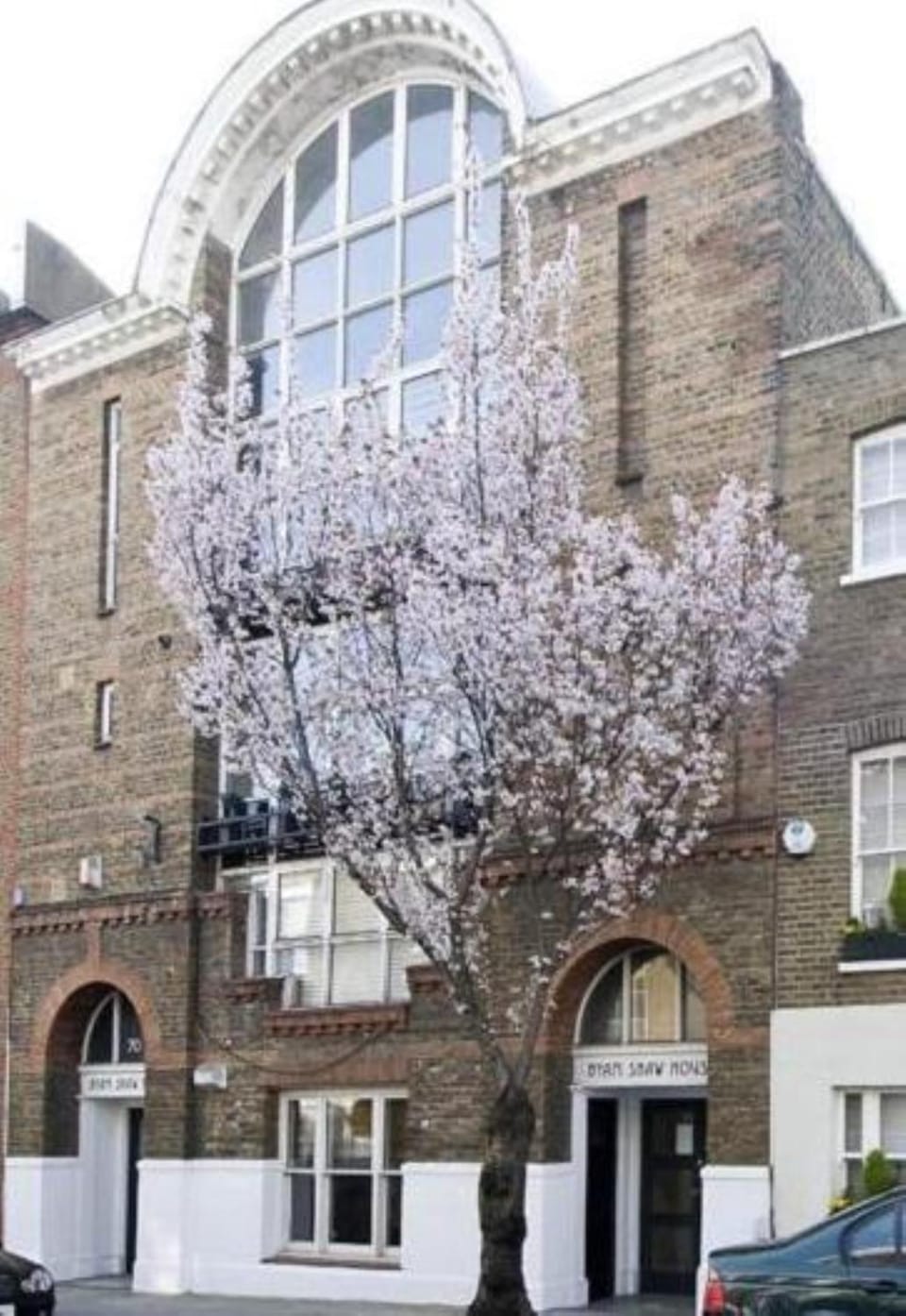 Facade/entrance
