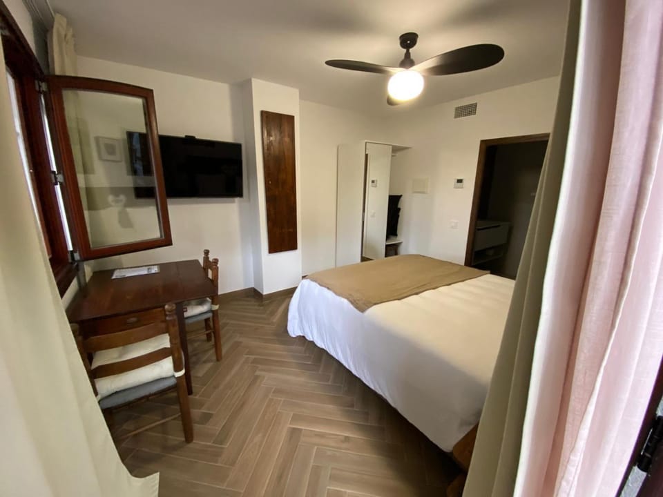 Bed, TV and multimedia, wardrobe, air conditioner