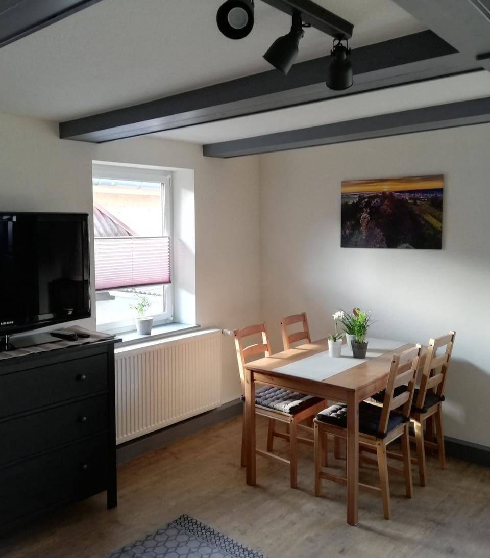 TV and multimedia, Living room, Dining area