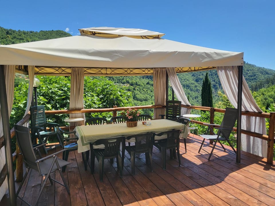 Patio, Natural landscape, Balcony/Terrace, Dining area, Garden view, Mountain view
