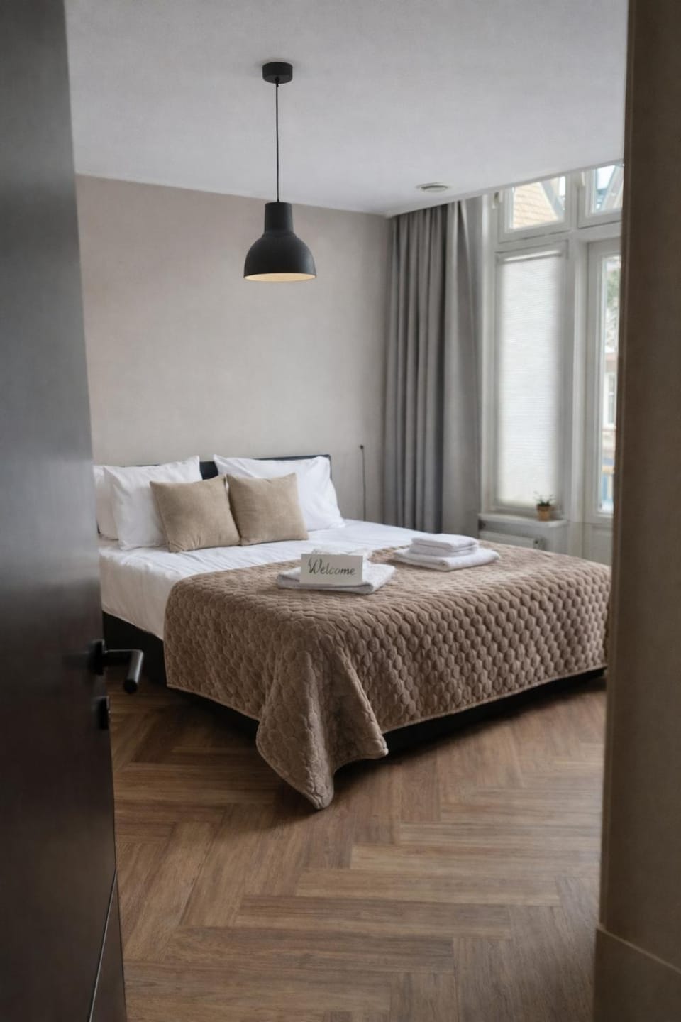 Bed, Photo of the whole room, Bedroom, towels