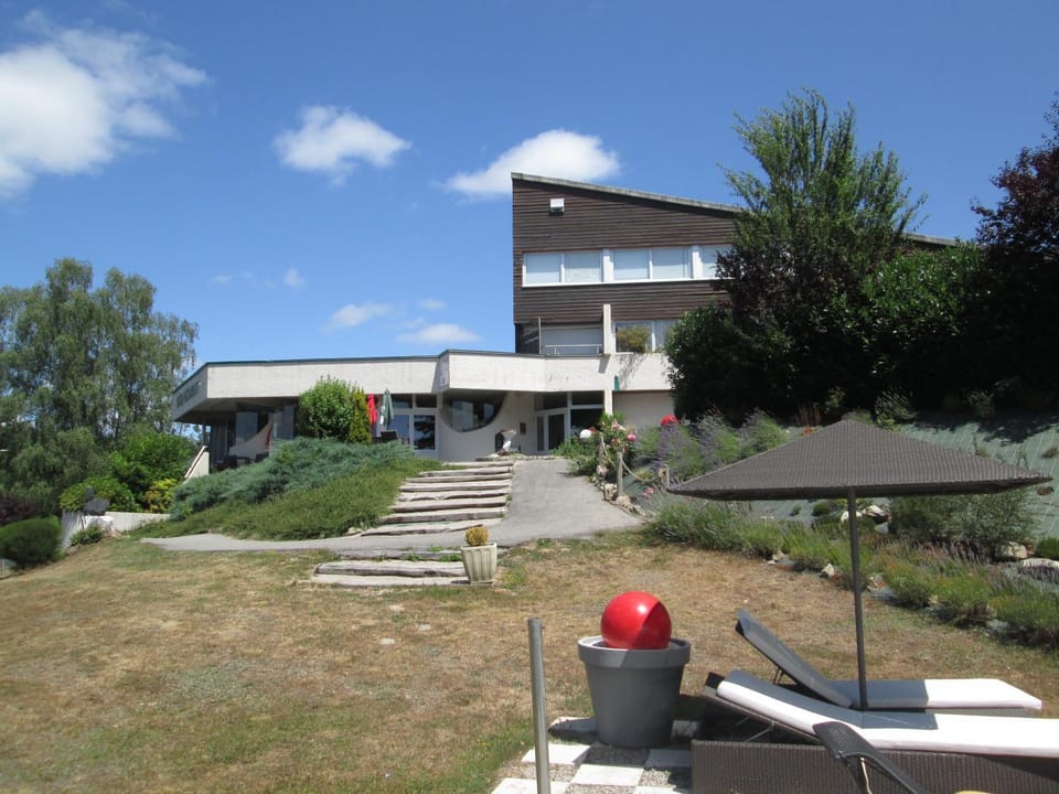 Facade/entrance, Natural landscape, Summer, Area and facilities