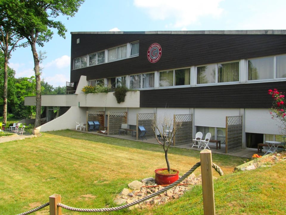Logis Hotel Les Gravades Ussel Hotel in Nouvelle-Aquitaine