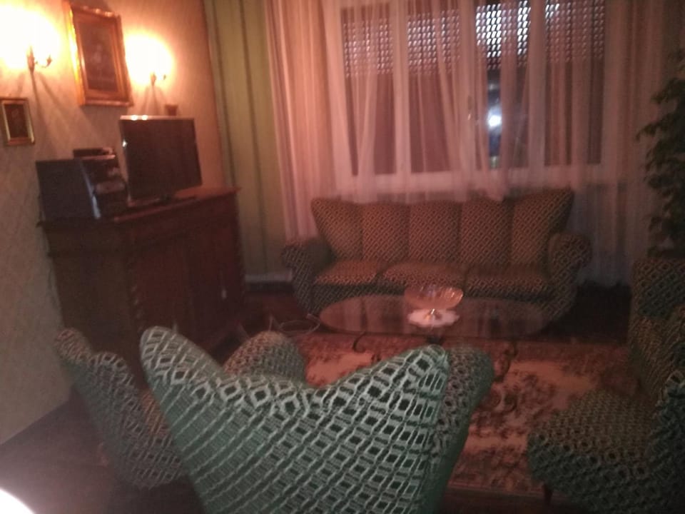 Communal lounge/ TV room