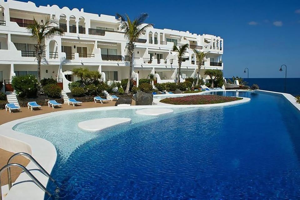 Property building, Pool view, Swimming pool