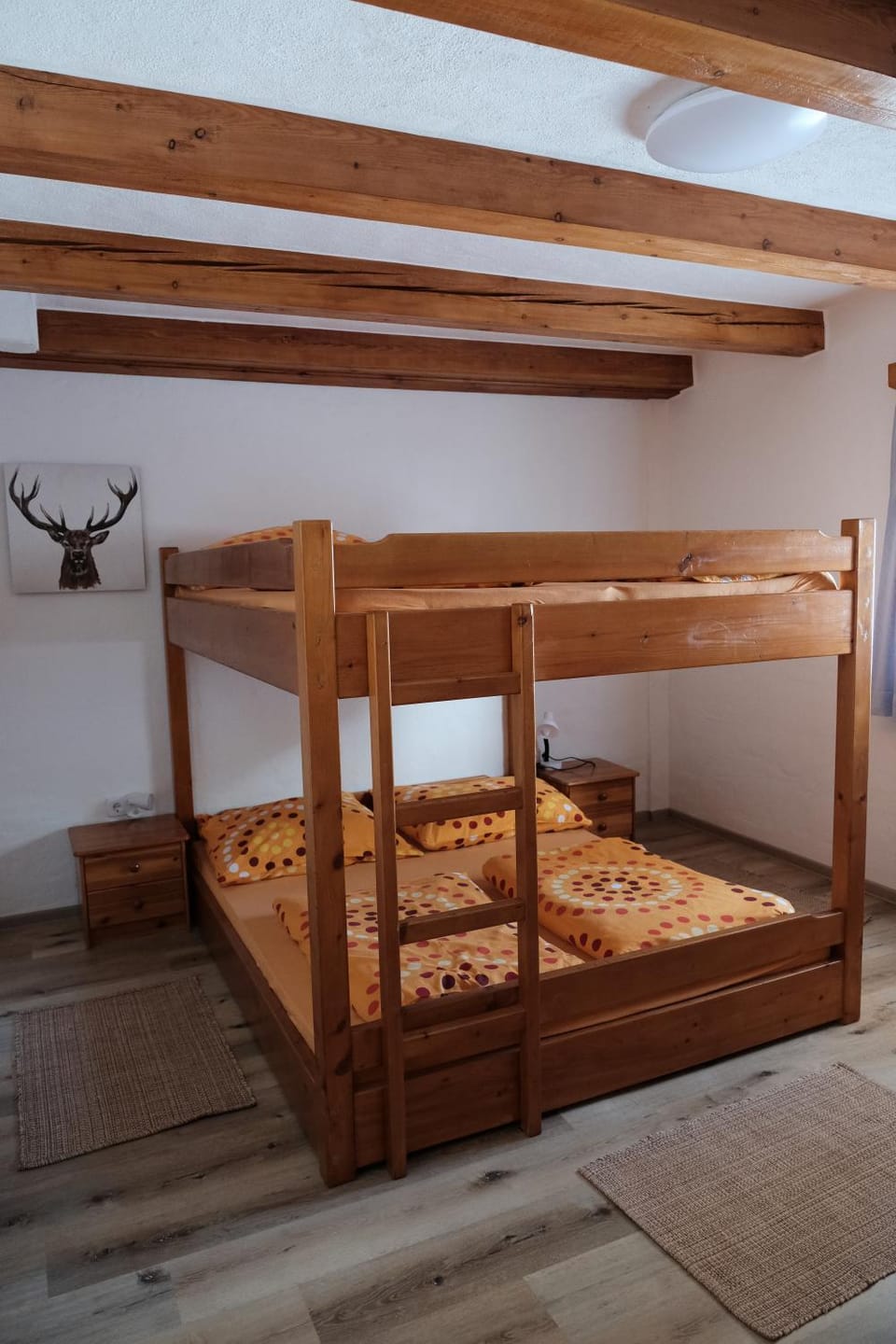 Bedroom, bunk bed