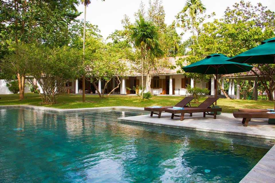 Swimming pool, sunbed