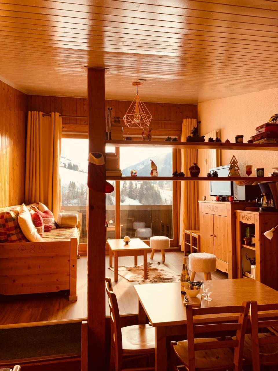 TV and multimedia, View (from property/room), View (from property/room), Balcony/Terrace, Living room, Seating area, Dining area