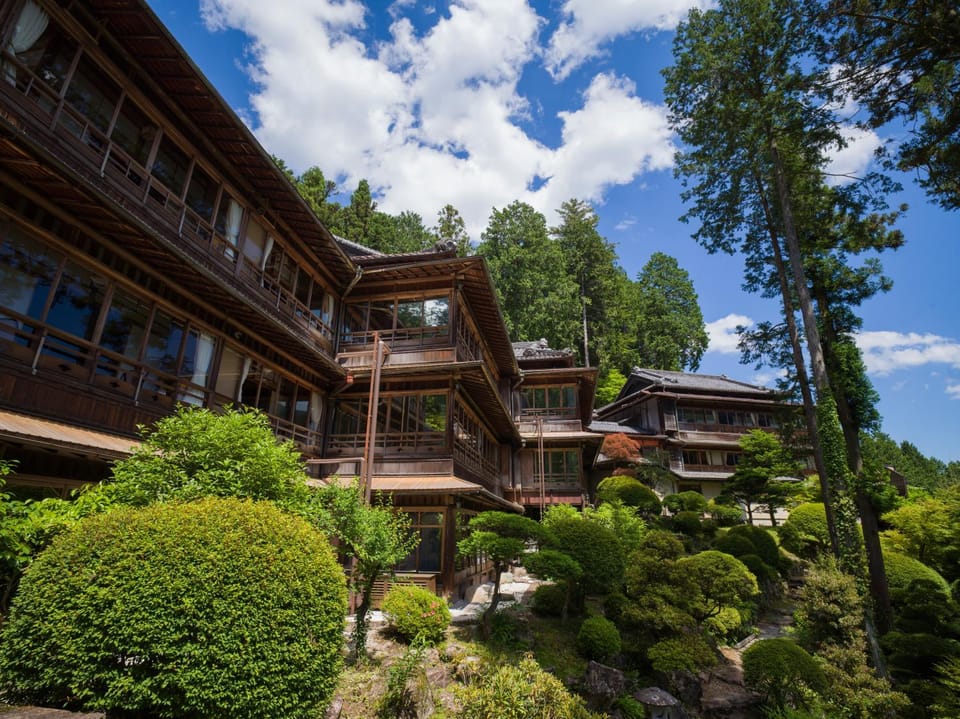 Yunoshimakan Ryokan in Tokyo Prefecture
