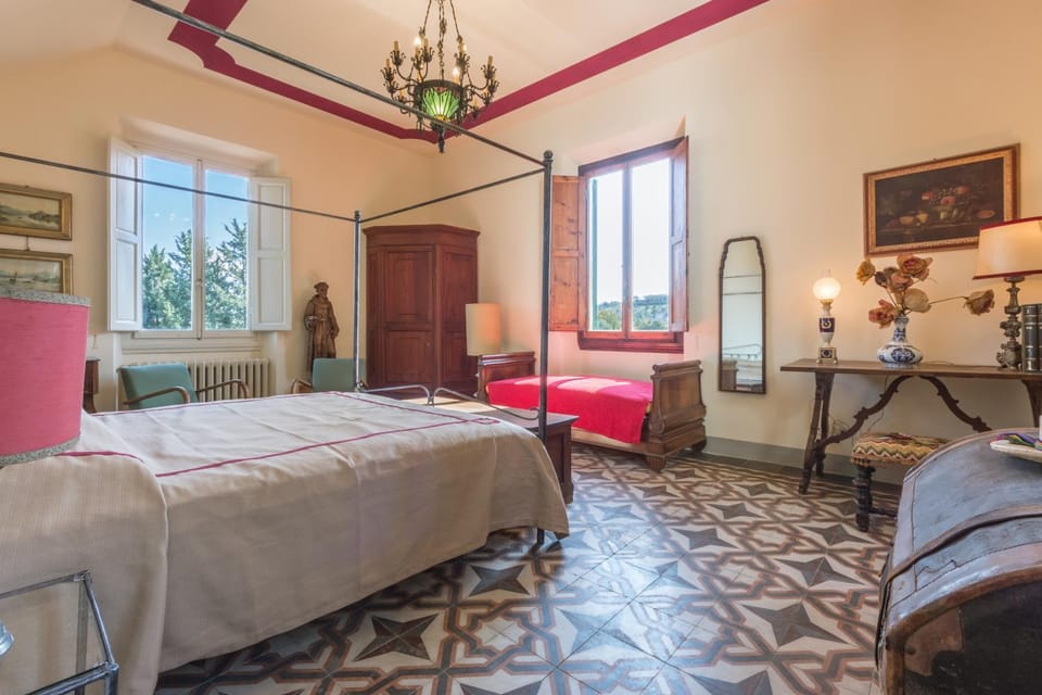 3bdrm luxury Apartment in Tuscan Villa,Private Estate, shared Swimmingpool Apartment in Florence