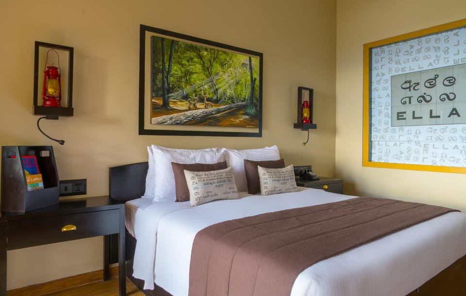 Bed, Bedroom, Garden view