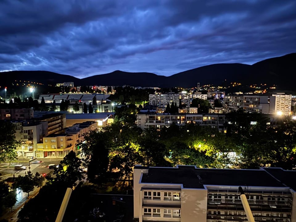 Neighbourhood, City view, Mountain view