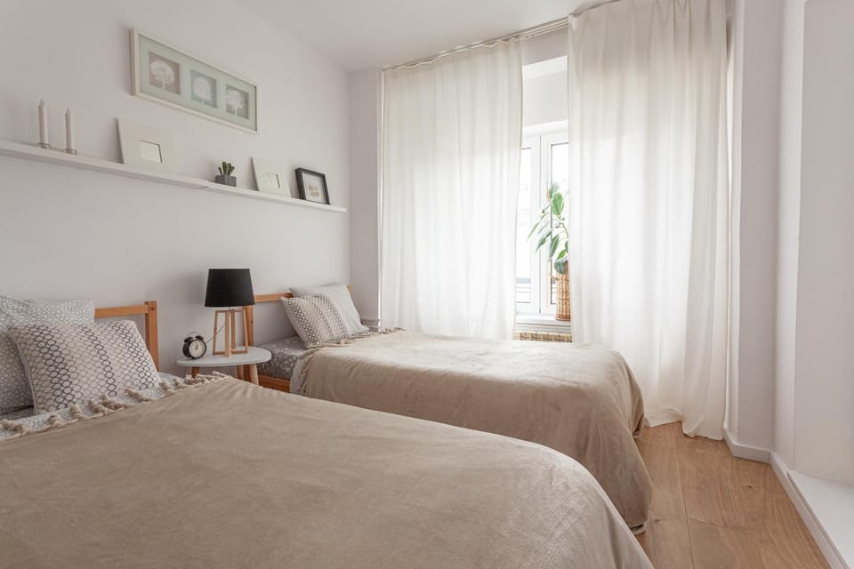 Bedroom, children, young children, older children