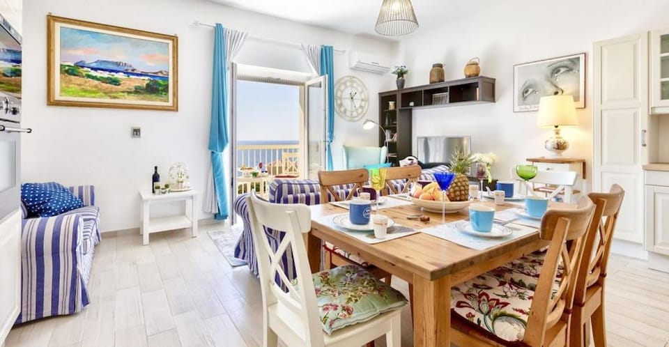 Kitchen or kitchenette, Living room, Seating area