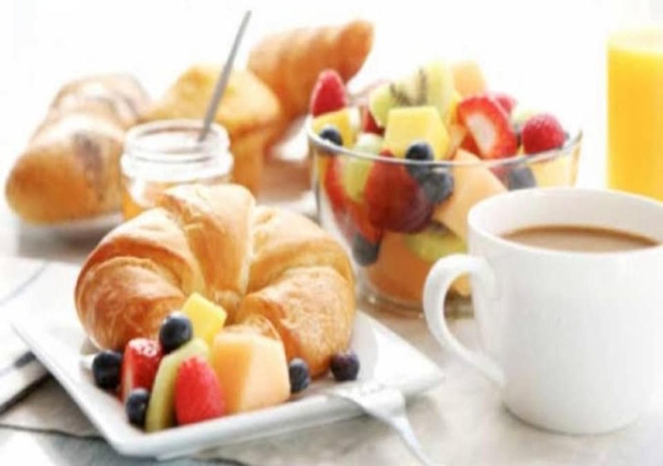 Food and drinks, Food, Breakfast, Continental breakfast