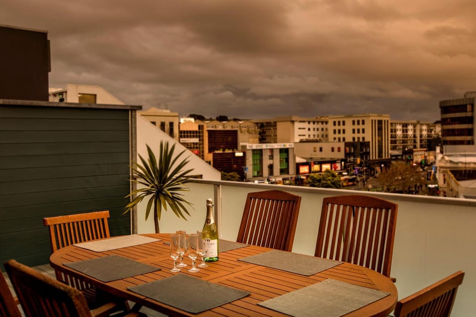 Balcony/Terrace, City view
