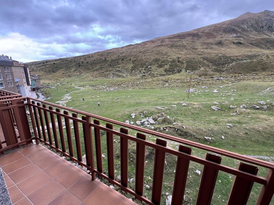 Balcony/Terrace, Mountain view