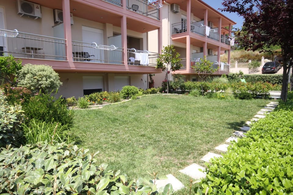 Coralli Studios Apartment in Halkidiki