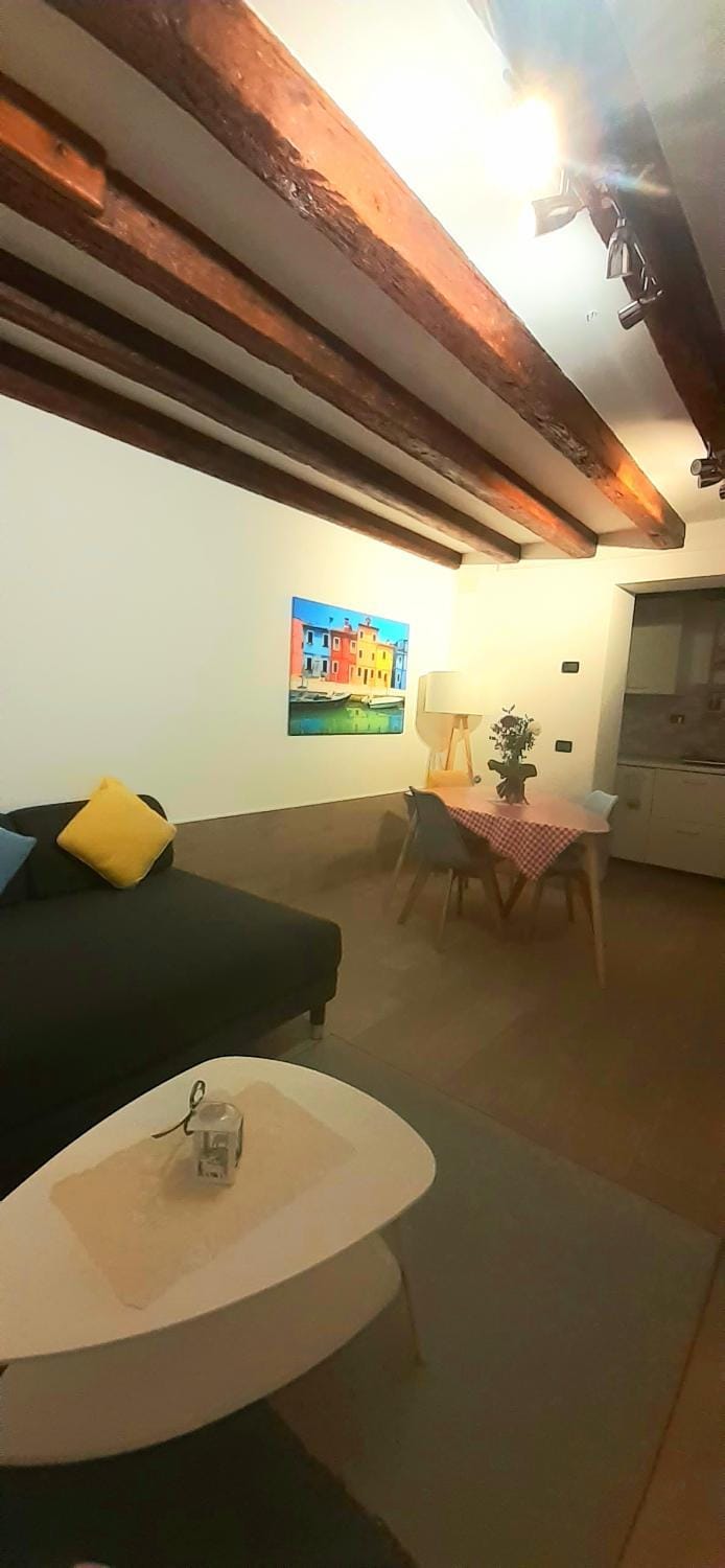 Appartamento AlCova Apartment in Venice