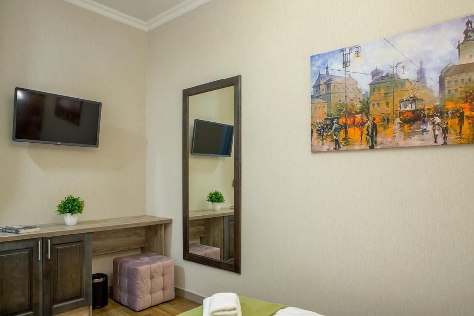 Mini Hotel Barvy Lvova on Horodotska St. Apartment hotel in Lviv