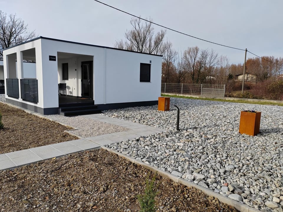 Property building, Day