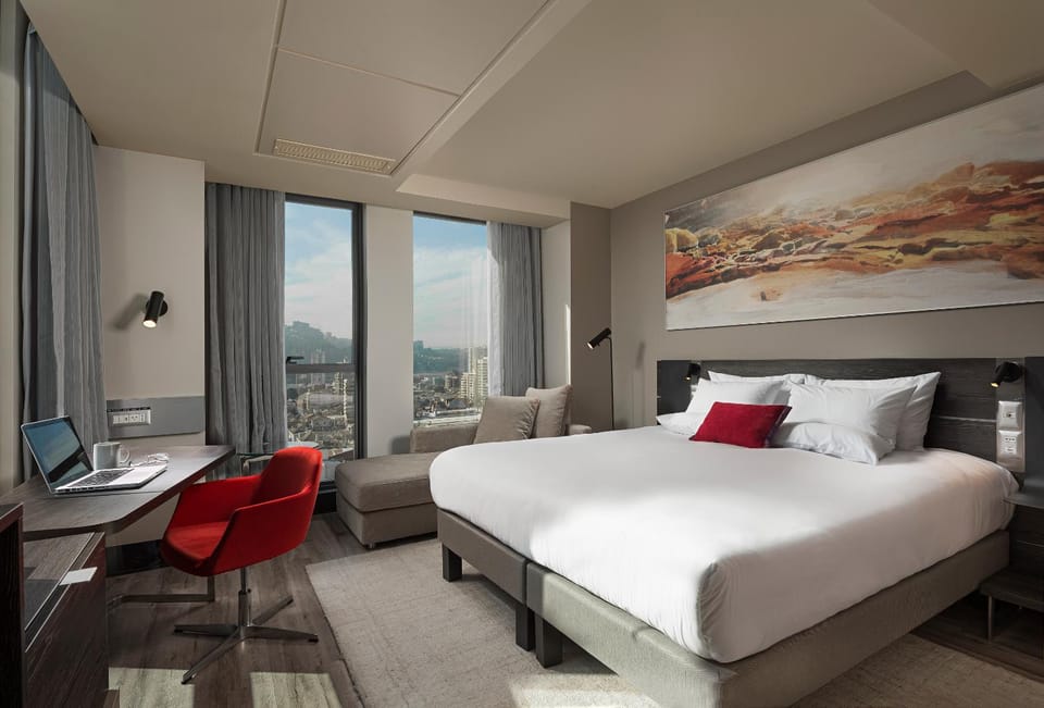 Photo of the whole room, Bedroom