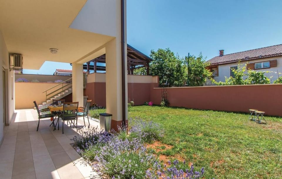 Property building, Garden, Seating area