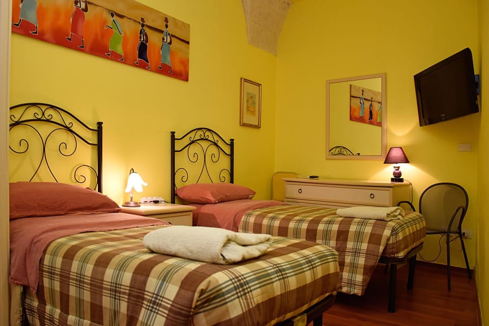 Other, Photo of the whole room, Decorative detail, Bedroom
