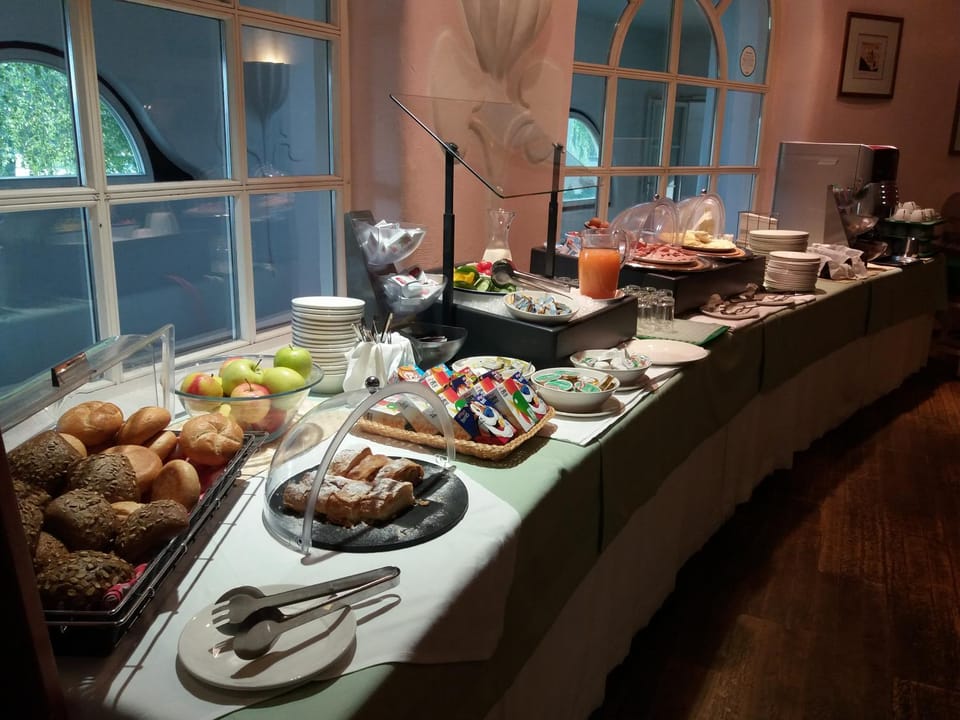Other, Buffet breakfast