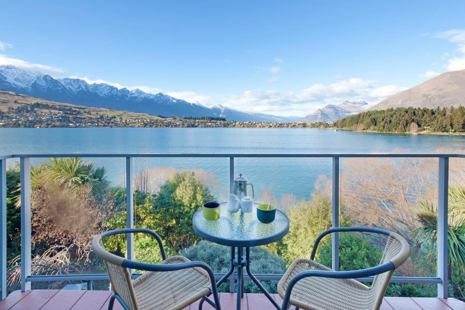 Balcony/Terrace, Mountain view