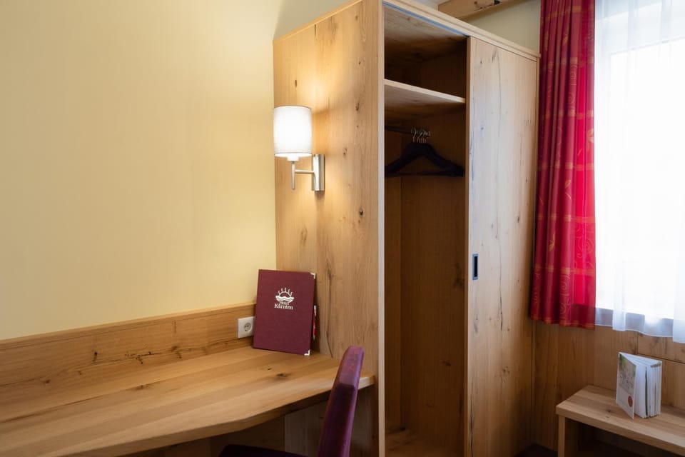 Seating area, wardrobe