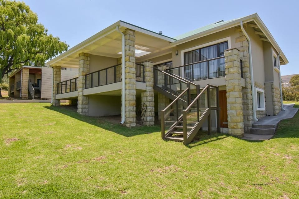 Property building, Balcony/Terrace