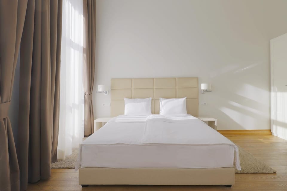 Lanterna Rooms City Center Bed and Breakfast in Novi Sad