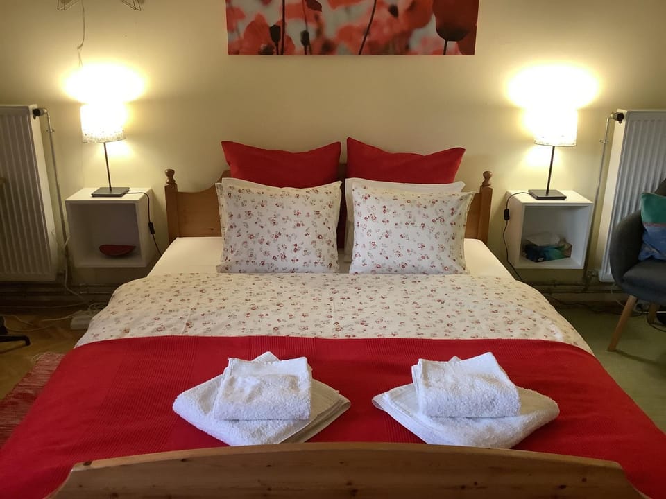 Bed, Decorative detail, Decorative detail, Bedroom