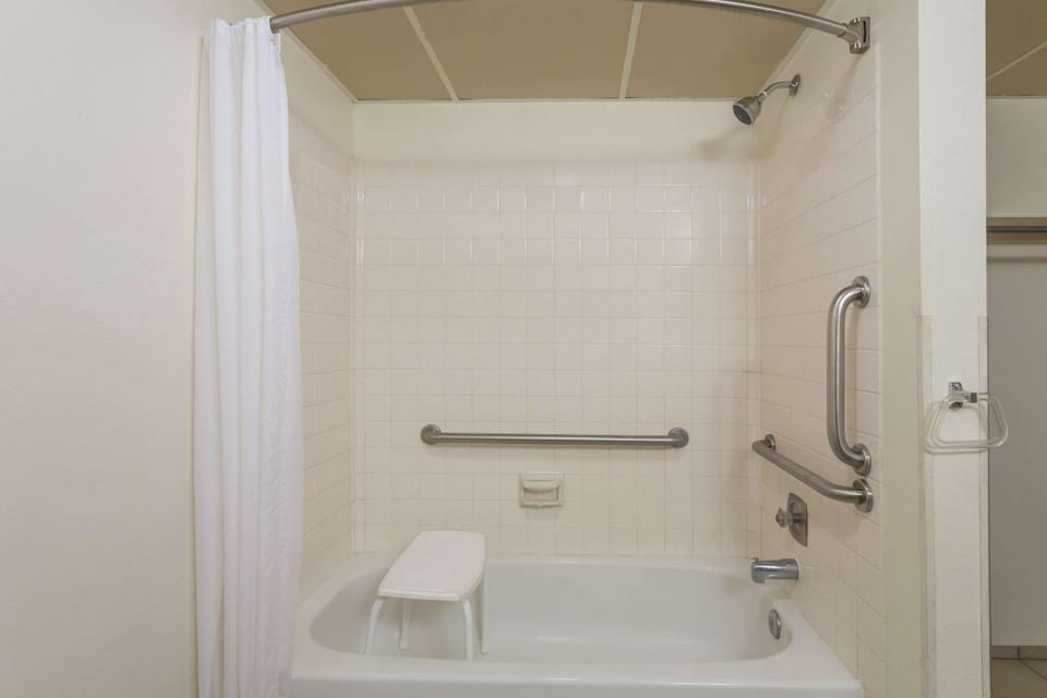 Bathroom, Photo of the whole room, On site