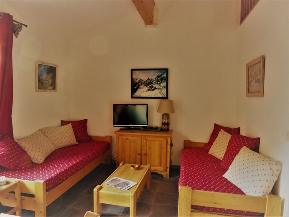 Duplex rénové 6/8 pers, 2 sdb, balcon, coeur station, casier skis Apartment in Auvergne-Rhône-Alpes