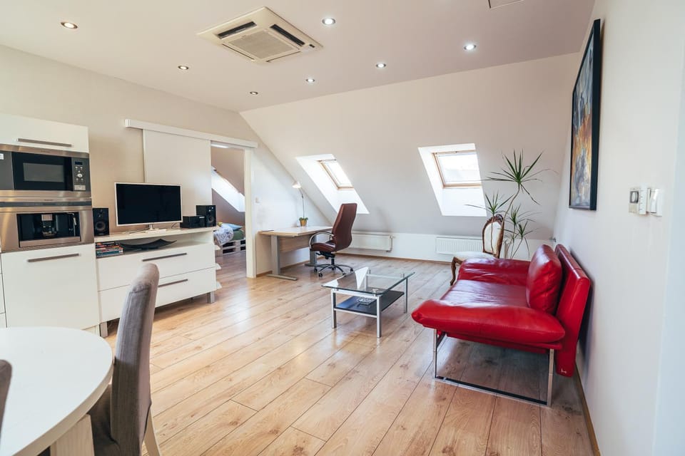 TV and multimedia, Kitchen or kitchenette, Living room, Seating area, minibar