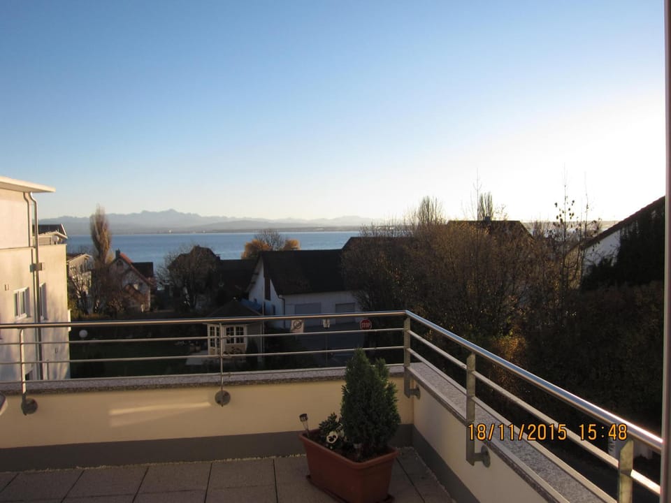 Balcony/Terrace, Lake view, Lake view, Mountain view, Mountain view
